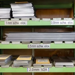 Unsere Lagerhaltung sichert kurzfristige Lieferzeiten
