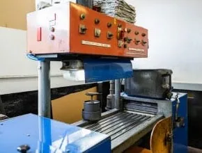 Kaltentlackungsmaschine